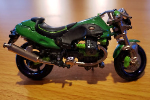 MODIFIED MAISTO MOTORCYCLE 1:64 GREEN