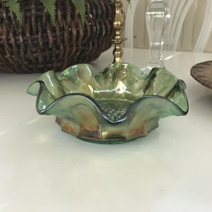 Carnival Glass Imperial? Green Iridescent Grape Leaves Fluted Bowl 9.5D/3.25H - Picture 1 of 5