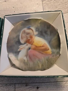 Donald Zolan Tender Moment Miniatur Deko Teller 3. in Sammlung Vintage  - Bild 1 von 11