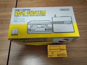 Family Computer Disk System con adattatore AC, usato, usura scatola e borsa, non testato - Foto 1 di 14