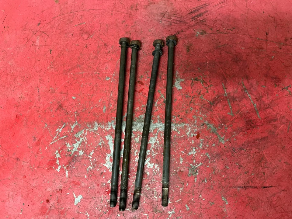 Pernos de culata de motor Ducati 350 Sebring caja estrecha 250   Foto 1 de 1