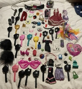 MONSTER HIGH LOT  Sunglasses, Purses, Pets, Brushes, Clothes, Apron+more - Picture 1 of 19