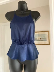 NEU MIT ETIKETT ZARA Trafaluc blau Satinoptik ärmelloses Top mit schönen Details - Größe S - Bild 1 von 9