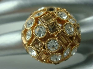 EXCEPTIONAL FASHION CLEAR BROWN CRYSTAL GOLD TONE DOME SIZE 5 RING BY MK - Picture 1 of 5
