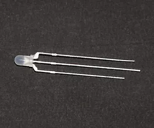 100pc Dual Color Led Lamp φ3mm 3mm Green & Red Common Cathode CC Taiwan LT-039RG - Picture 1 of 1