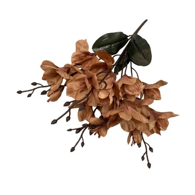 Centro de mesa floral con flores de magnolia artificial para mesa de comedor de oficina Foto 1 de 2