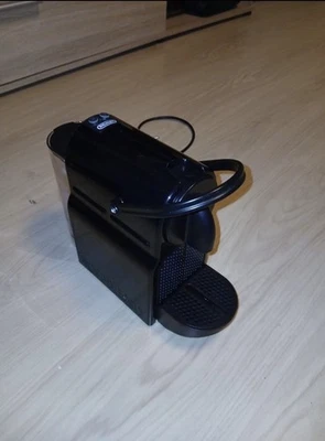 DeLonghi Nespresso Inissia EN80.B Kaffeemaschine Kapselmaschine - Bild 1 von 2