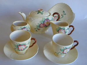 Beautiful Carlton Ware Australian Yellow Dog/Wild rose Tea for 2 - Picture 1 of 2