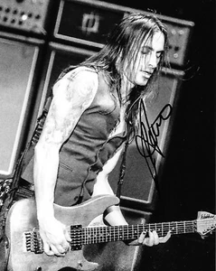 Nuno Bettencourt Autographed 8x10 Photo (Reproduction) - Picture 1 of 1