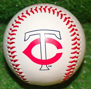 Minnesota Twins Souvenir Baseball Rawlings MLB - Picture 1 of 3