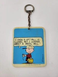 Vintage 1971 Peanuts Charlie Brown Baseball Snoopy Outfield Keychain - Picture 1 of 3