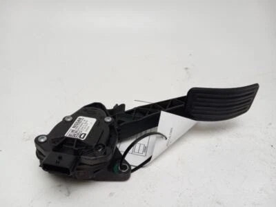 2013 NISSAN ALTIMA GAS PEDAL OEM - Image 1 of 4