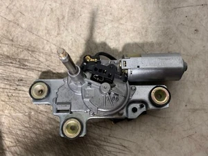 2004 FORD FOCUS REAR WIPER MOTOR C560 - Picture 1 of 2