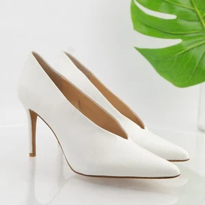 Vince Camuto Women's Ankia Pump Size 9.5 Pointed Heels V Cut White Leather Bride - Picture 1 of 13