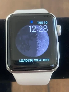 Apple Watch Series 3 38mm Aluminum Case Locked For Parts Jn7-8 - Photo 1 sur 5
