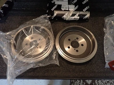 Задние тормозные барабаны 2003-2008 Toyota Matrix или Pontiac Vibe - Изображение 1 из 3