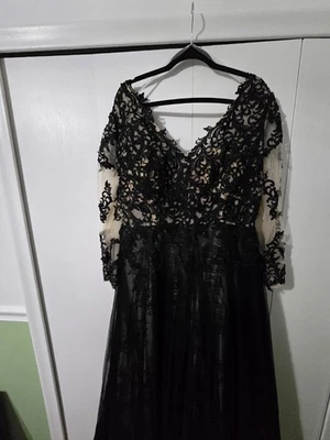 Black A-line V Neck Illusion Sleeves Lace/tulle Wedding Dress With Split Front - Image 1 of 4