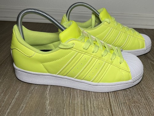 Sneakers da uomo Adidas Susperstar gialle al neon taglia 6 5
