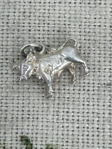 DE COLECCIÓN plata toro encanto Tauro zodiaco animal de granja h/m 1965 - Imagen 1 de 6