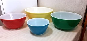 VINTAGE PYREX PRIMARY COLORS MIXING BOWL SET OF 4 - Picture 1 of 11