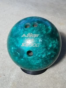 Vtg 12 lb 1.0 oz AMF Voit SS300 Bowling Ball Green Marble RH - Picture 1 of 2