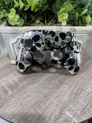  SKULLS Pattern  NEW Faceplate for  Xbox Series S/X controller - Image 1 of 3