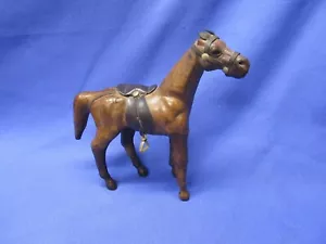 Escultura vintage de caballo de cuero/papel maché - Imagen 1 de 5