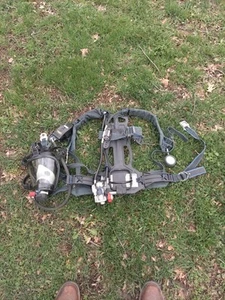 SPERIAN SURVIVAIR 2216 PSI AIR PAK SCBA Firefighter 20/20 Mask INTEGRATED PASS - Picture 1 of 5