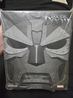 Figura de acción Mezco Toyz One:12 Collective Marvel Dr. Doom NUEVA Foto 1 de 4