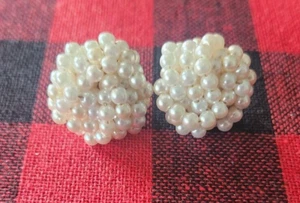 Vintage Faux Pearl Beaded Twist Round Cluster Pierced Earrings Gold Toned Backs - Picture 1 of 5