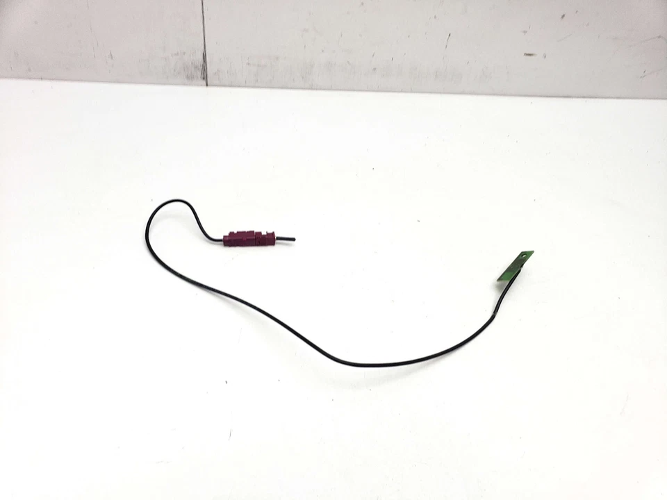 MERCEDES BENZ C CLASS W205 AERIAL ANTENNA 2014 - image 1 of 4