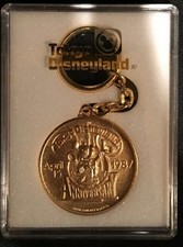 Tokyo Disneyland medal Keychain 4th ANNIVERSARY