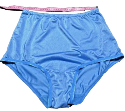 💗VTG SECOND SKIN Sz 6 SATIN Blue BIKINI PANTY 💗 - Image 1 of 4