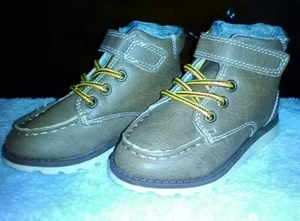 Carters 8 Boots Brown - Picture 1 of 7