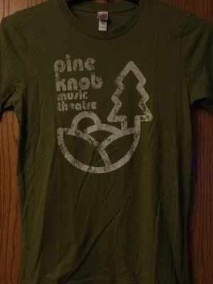 Teatro de música Pine Knob (lugar de conciertos al aire libre de Michigan) - Verde militar - S Foto 1 de 3