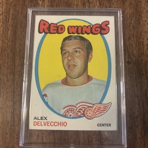 CENTERED-NO CREASES! 1971-72 TOPPS # 70 GORDIE HOWE Detroit Red Wings Very NICE - Picture 1 of 2