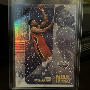 Aros de la NBA 2022-23 Panini - Viajeros frecuentes Zion Williamson #3 Holo Invierno - Imagen 1 de 2