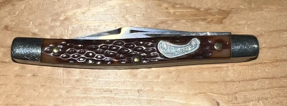 Nice Frontier 4821 Imperial 2 Blade Pocket Knife 2-7/8” Tight w/Good Snap . GC - Image 1 of 4