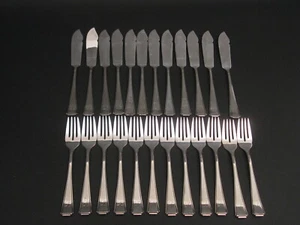 Elegantes Fischbesteck Treppenmuster 12 Personen 24 Teile Silber 100er - Picture 1 of 4