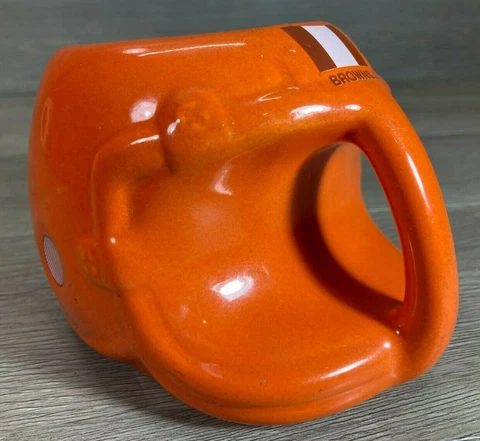 Vtg Cleveland Browns 1993 Team NFL Football Helmet Shape Ceramic Coffee Mug Cover