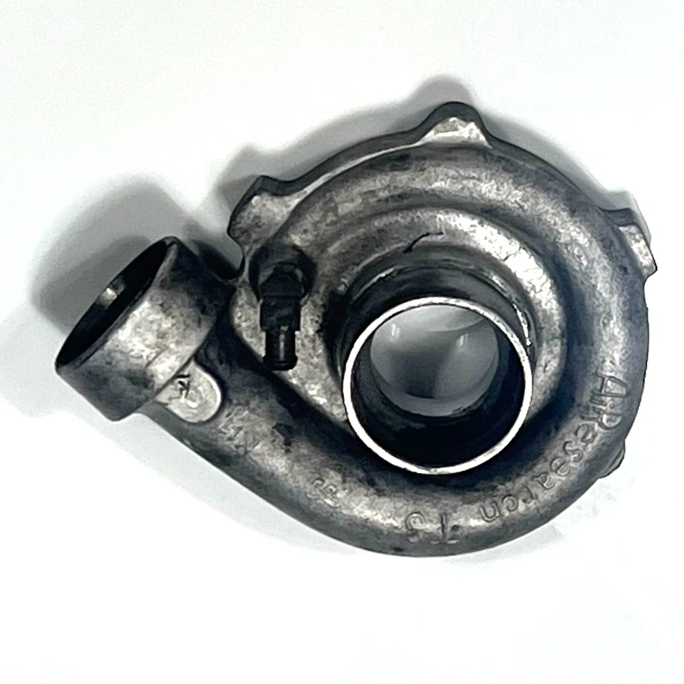 Carcasa de admisión turbo de aluminio AiResearch T3 M11 1982-1985 Foto 1 de 4