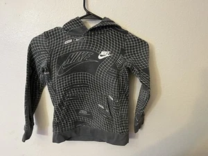NIKE BOYS GLOW IN THE DARK JUMPER SMALL - Picture 1 of 4