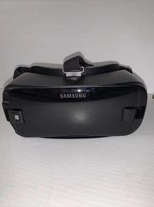 Samsung: Gear Oculus VR Headset  - Picture 1 of 5