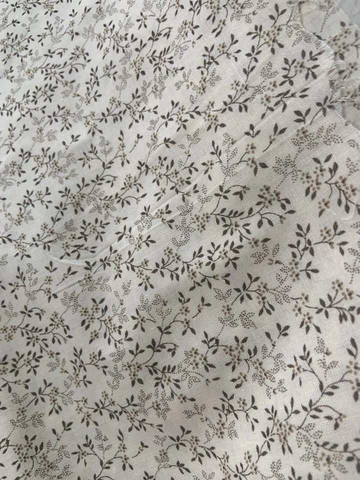 "De colección Ozark Calicos por Fabri-Edredón Tela de Algodón Marrón Hoja Rollo 3 yardas x 45""" Foto 1 de 4