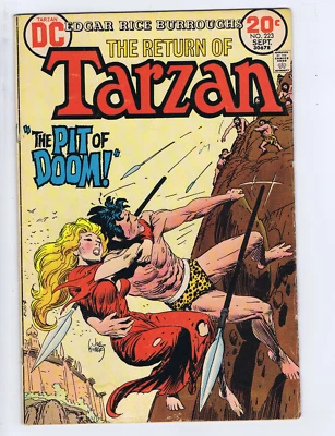Tarzan #223 DC 1973 '' The Pit of Doom ! '' - Image 1 of 2