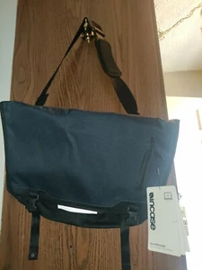 Incase Sports Messenger bag - Picture 1 of 2