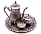 Vintage Kaffeekanne mit Zuckerdose, Milchkännchen & Serviertablett aus Zinn 