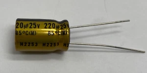 Nichicon UFG1E221MPM Condensatore elettrolitico polarizzato oro fine 220uf/25V - Foto 1 di 3
