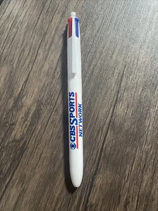 CBS Sports Broadcasting Network TV 4 Color Pen College Sports - Foto 1 di 7