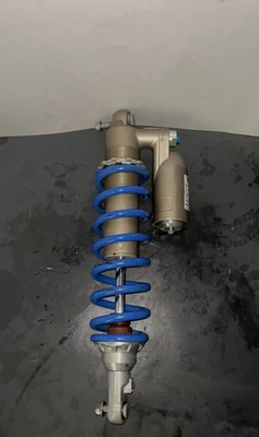 Amortiguador trasero Yamaha YZ450F 2014-2017 OEM suspensión de resorte Foto 1 de 4